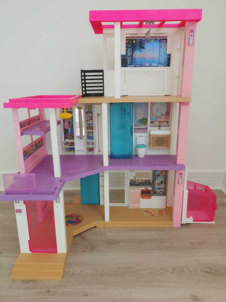 Barbie Dream House 