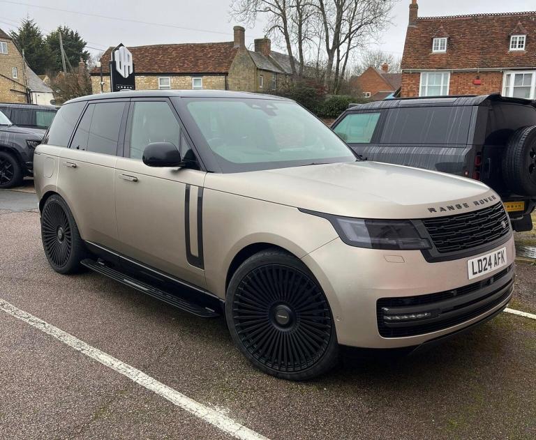 2024 Land Rover Range Rover 3.0 P550e Autobiography 4dr Auto ESTATE PETROL/ELECTRIC Automatic