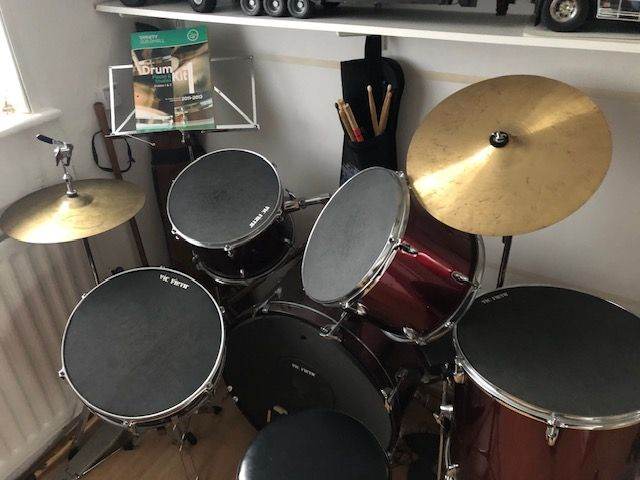 Drum kit and accessories