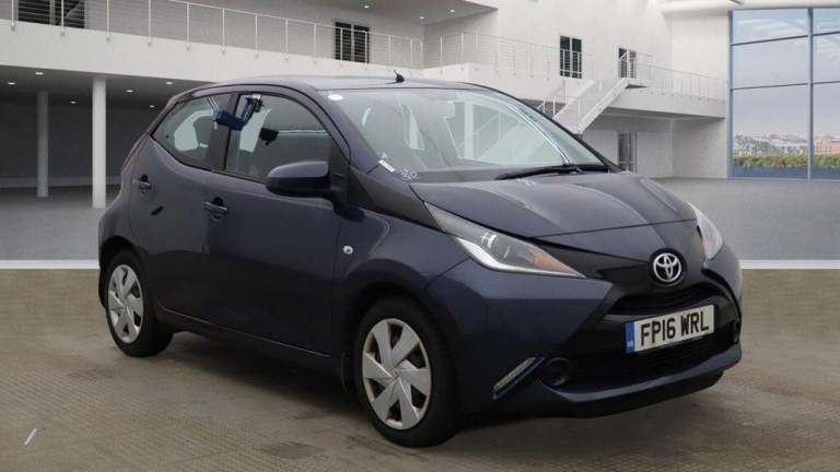 2016 Toyota AYGO 1.0 VVT-i x-play Euro 6 5dr HATCHBACK Petrol Manual