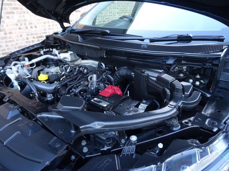 2019 Nissan Qashqai 1.3 DiG-T Tekna 5dr **LOW MILEAGE*ONLY 37000 MILES FROM NEW** HATCHBACK Petro...