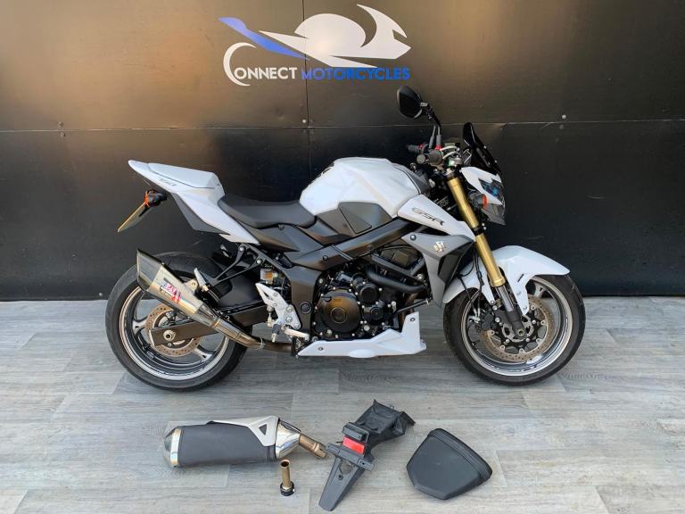 SUZUKI GSR 750 2015 VERY LOW MILEAGE HPI CLEAR