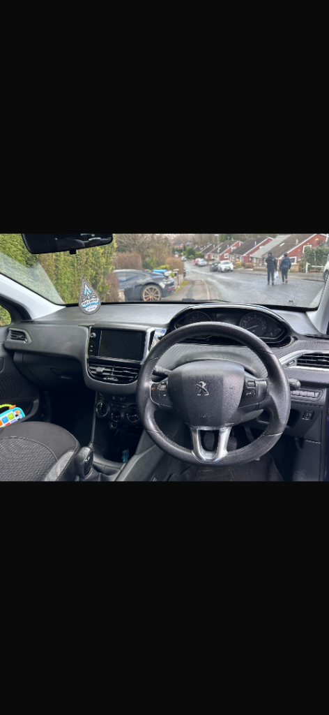 Peugeot, 208, Hatchback, 2016, Manual, 1199 (cc), 5 doors