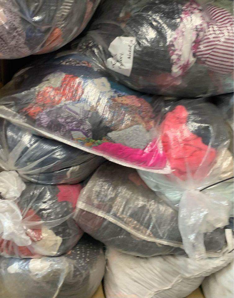 Second Hand Clothes Wholesaler Ladies, Mens Kids A or B Grade From £1 KG. Delivery Available