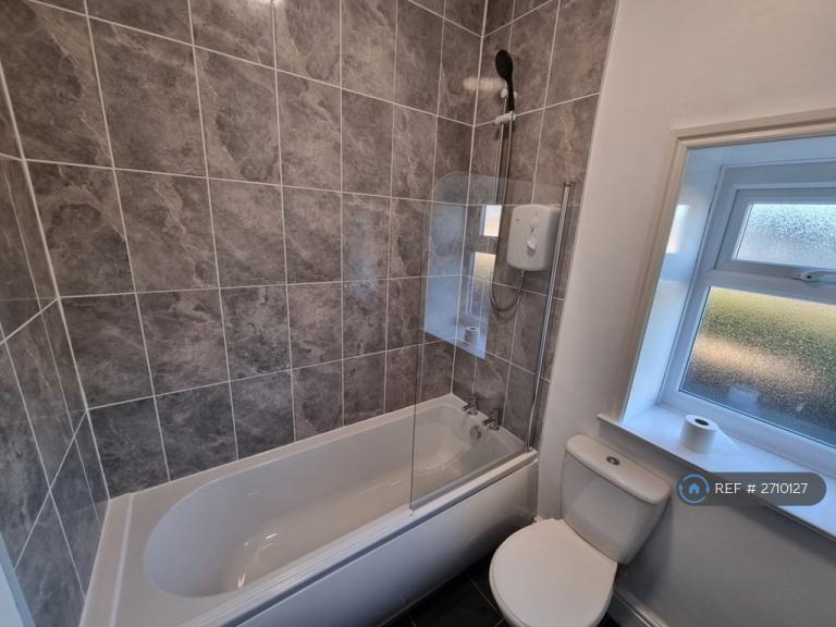 2 bedroom house in Platt Fold Street, Leigh, WN7 (2 bed) (#2710127)