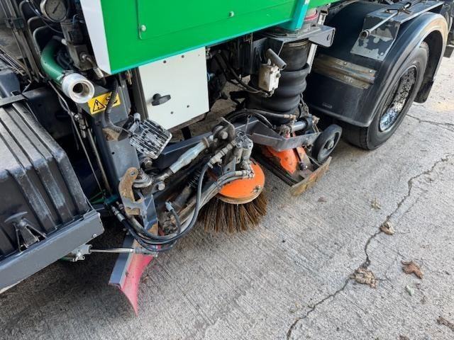 2019 19  DAF LF 180 E6 LHD Scarab Merlin dual sweep road sweeper