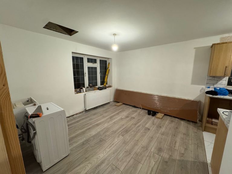 2 bedroom property to rent (Bills Inc)