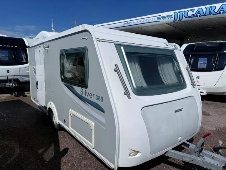 2011 TRIGANO Silver 380 Pop top fixed bed