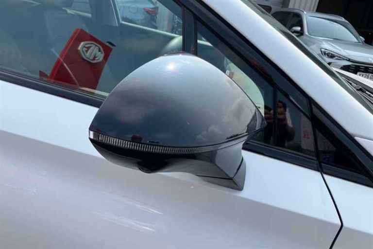 2025 MG MG4 150kW Trophy EV Long Range 64kWh 5dr Auto HATCHBACK ELECTRIC Automatic