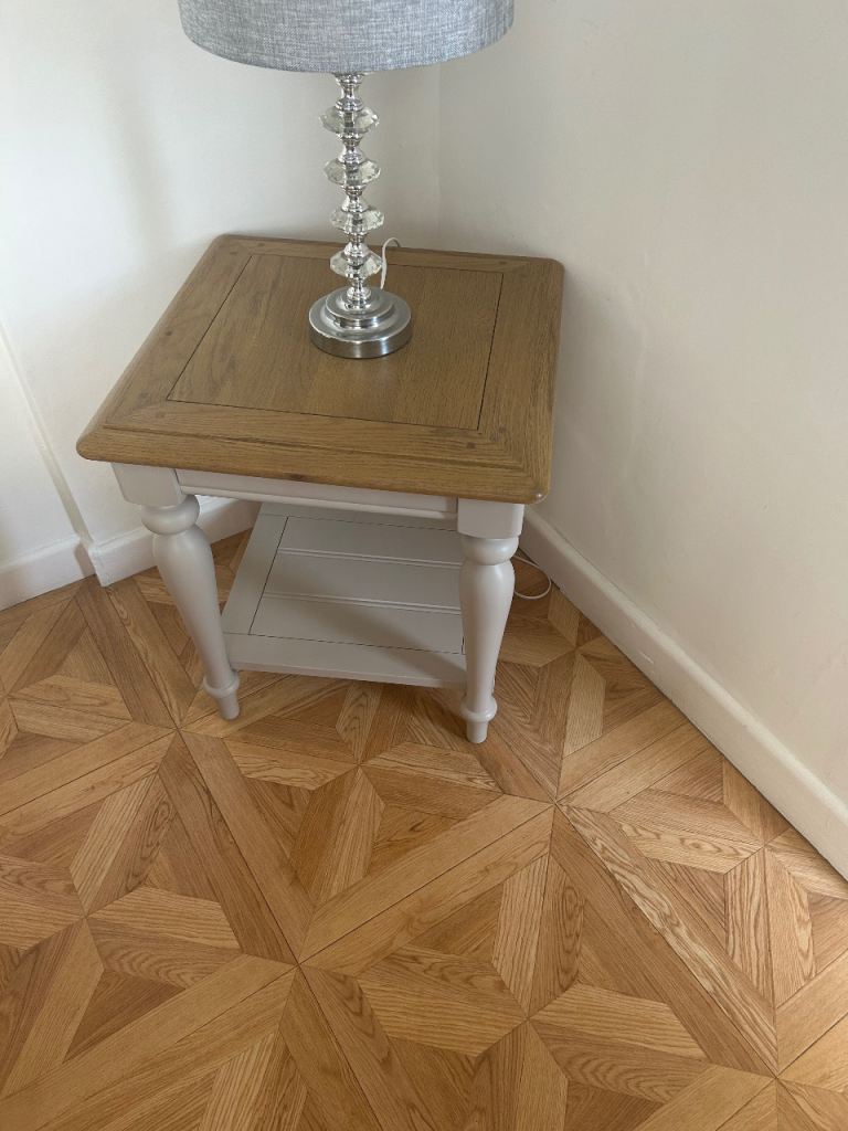 Creations lamp table 