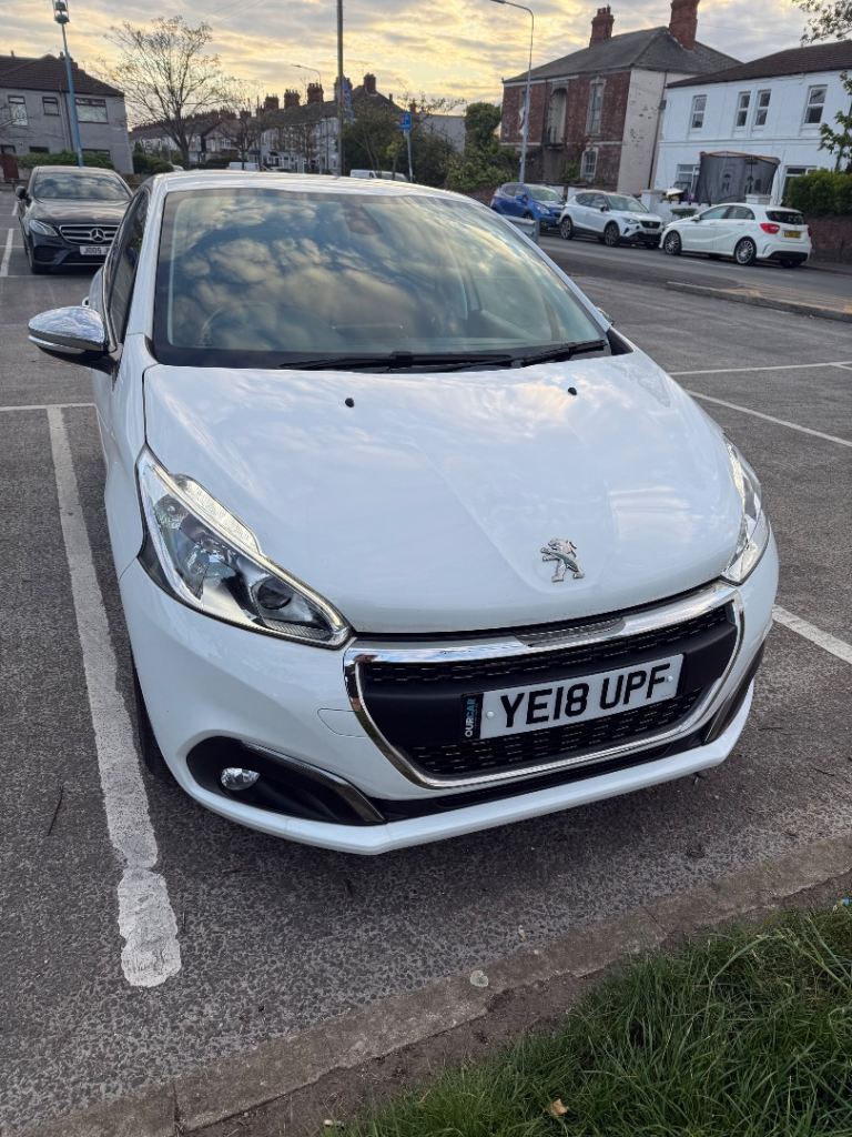 Peugeot, 208, Hatchback, 2018, Manual, 1199 (cc), 5 doors
