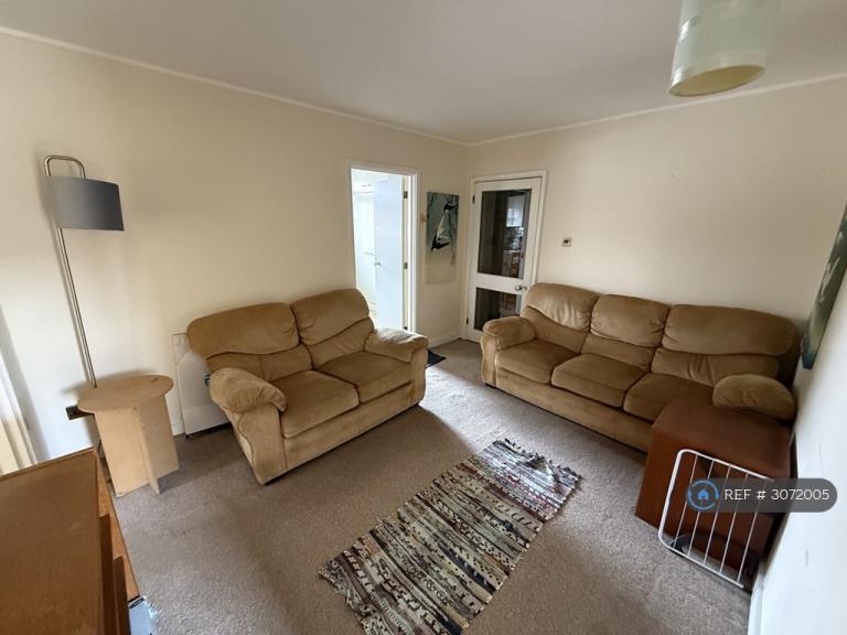 2 bedroom flat in Ipswich Road, Norwich, NR1 (2 bed) (#3072005)