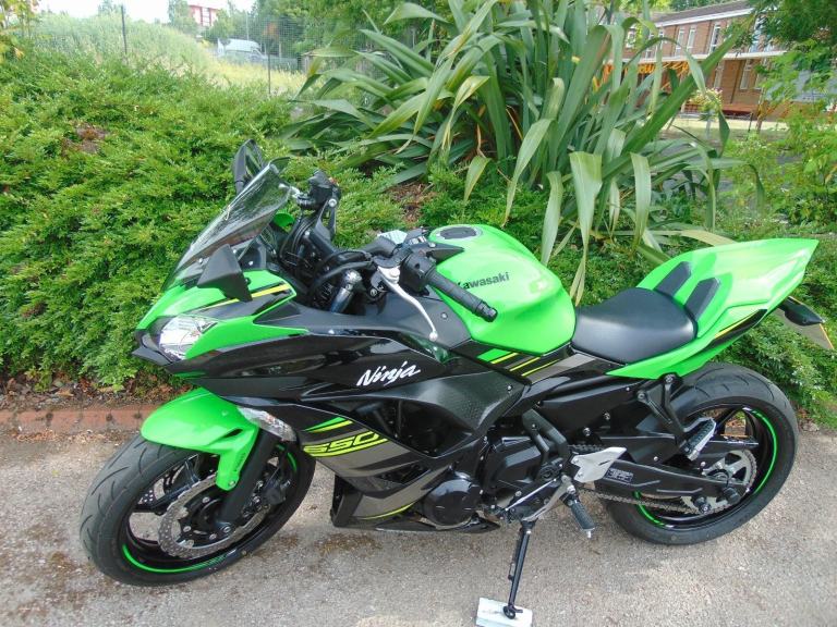 Kawasaki EX 650 Ninja Supersport 2019 low use 2748miles superb ok to A2 restrict