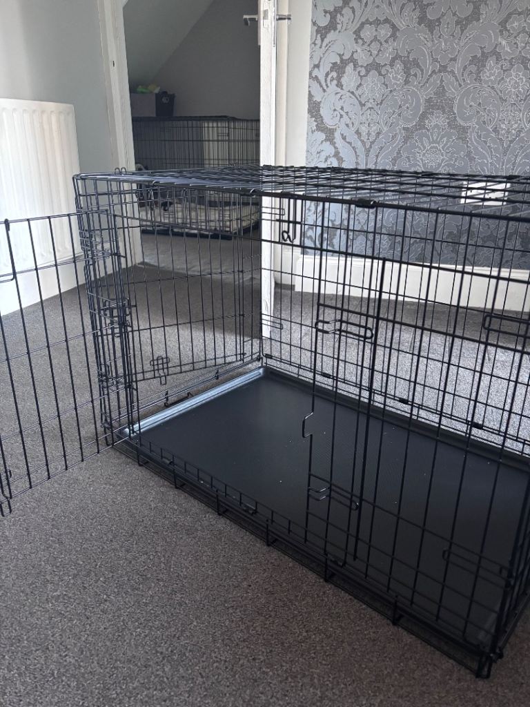 Foldable medium dog crate with two doors 