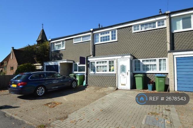 4 bedroom house in Molesey Road, Hersham, Walton-On-Thames, KT12 (4 bed) (#2678543)