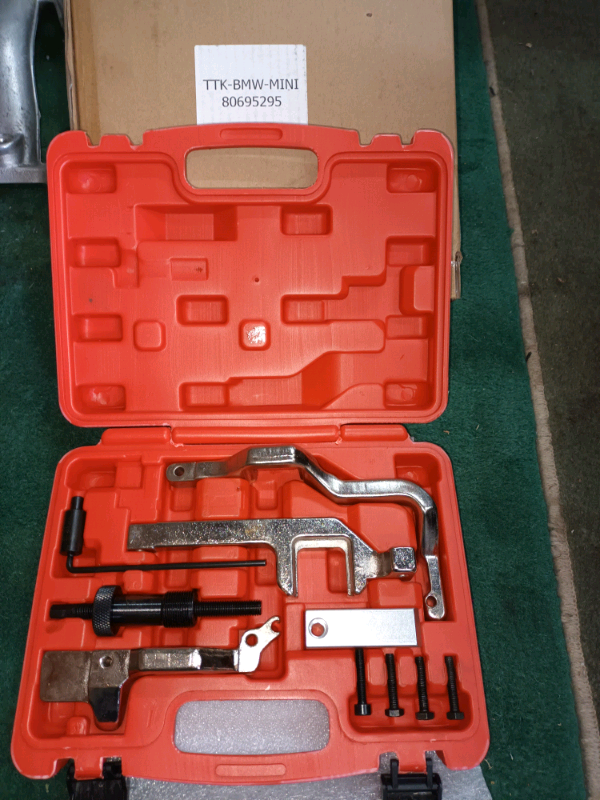 BMW Mini Cooper, camshaft locking tool. 