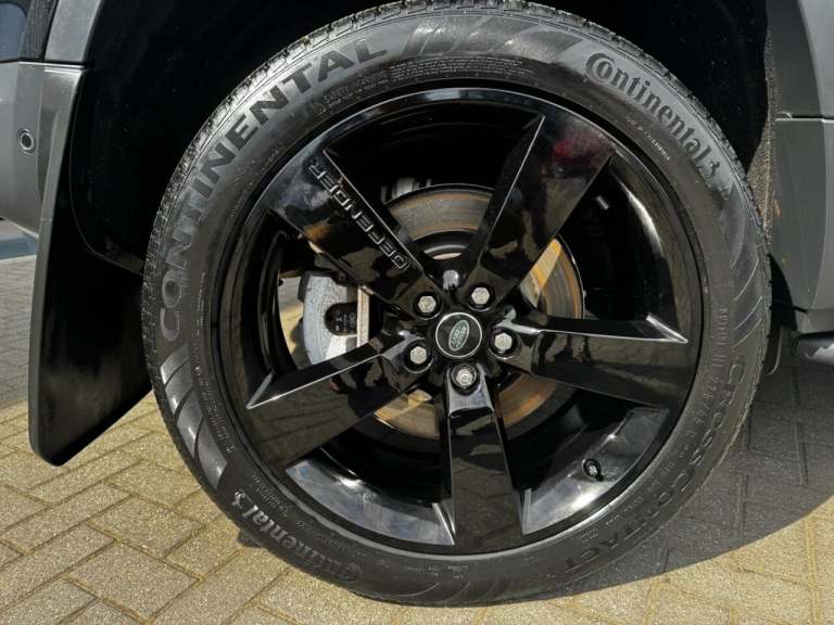 2023 Land Rover Defender 3.0 D250 Hard Top SE Auto PANEL VAN DIESEL Automatic