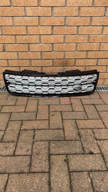 Genuine Land Rover Discovery Sport Front Grille / Grill 2020–2024 OEM – Like New