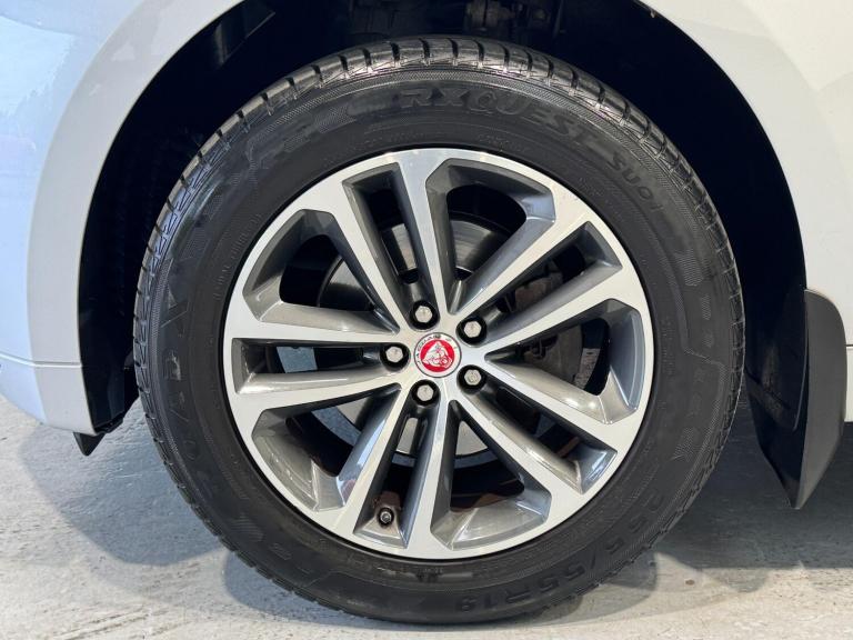 2019 Jaguar F-Pace 2.0 D180 R-Sport SUV 5dr Diesel Auto AWD Euro 6 (s/s) (180 ps) ESTATE Diesel A...