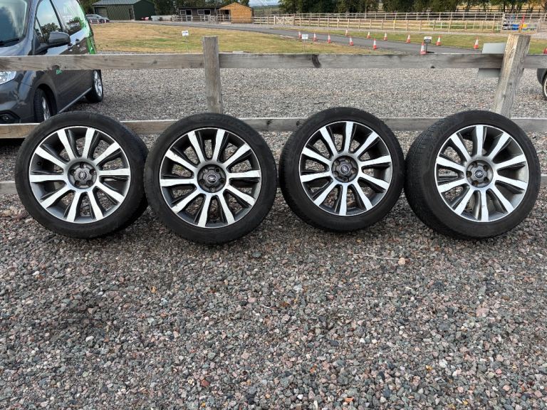Range Rover L405 21 inch alloy wheels