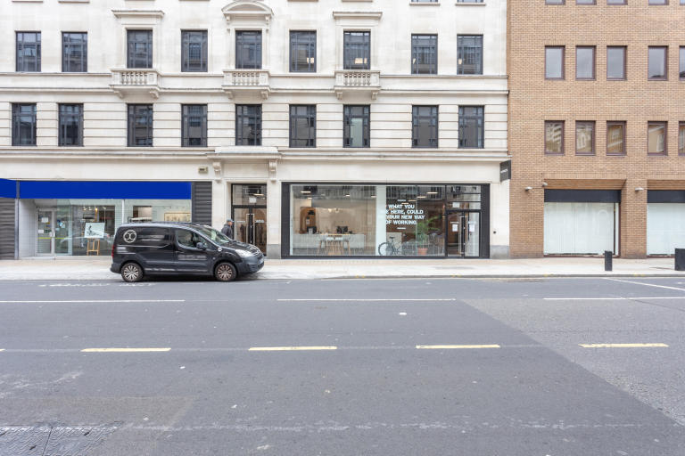 London - W1U6AG \ Office with 2 Desks for Rent