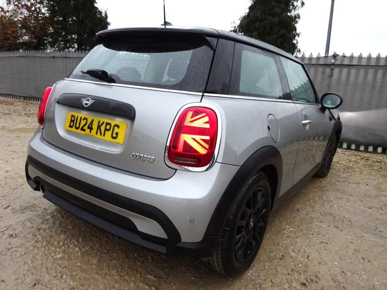 2024 24 REG MINI COOPER CLASSIC AUTO DAMAGED REPAIRABLE SALVAGE