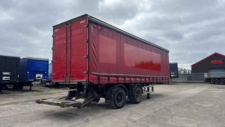 2015 Curtainsider trailer Urban 10.1 meters Long Rear steering axle drum brakes