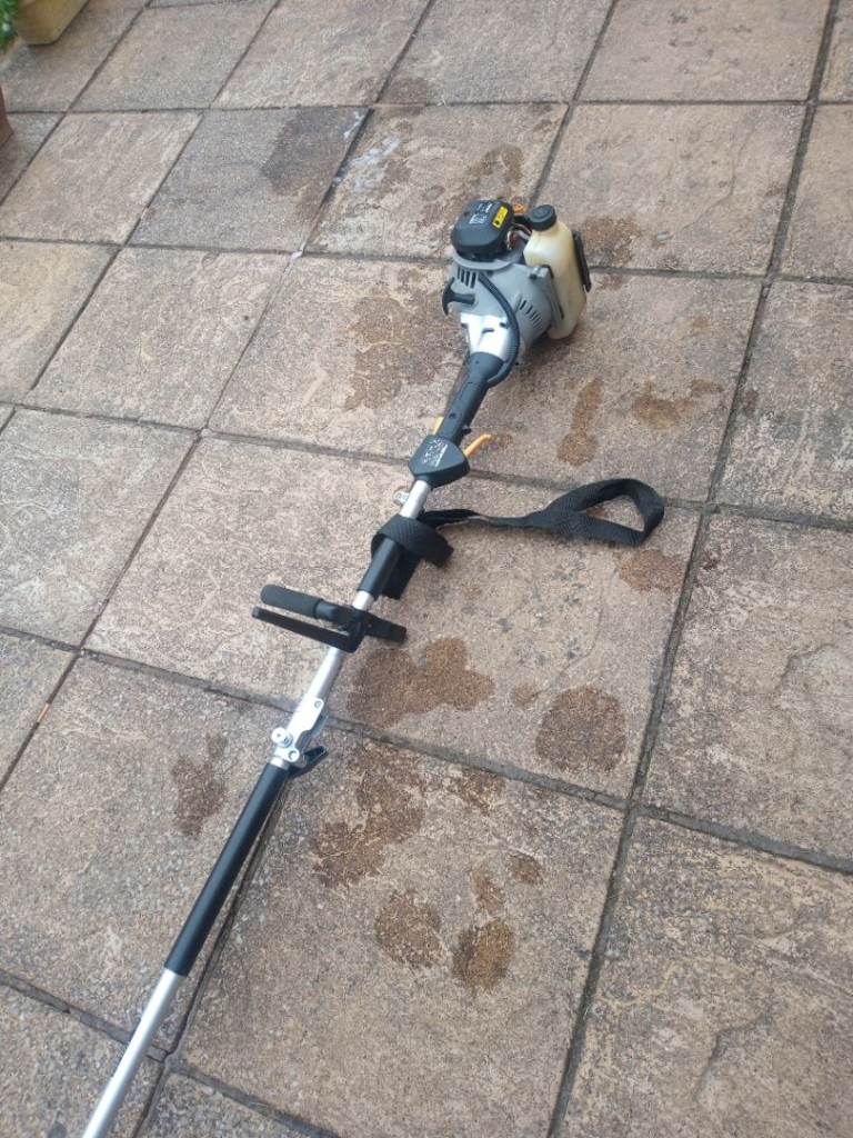 TITAN Petrol Hedge trimmer 
