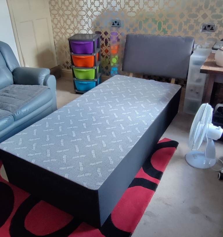 Single Divan Bed with Headboard 