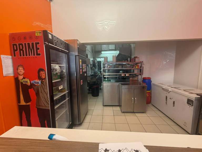 Excellent  Running Indian Restaurant lease  Business for Sale in In Kilburn NW6. Rent £1,550 pcm