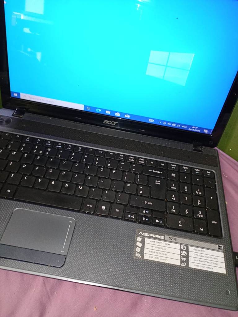 Acer Aspire Laptop Windows 10 Pro 64bit 4gb 500gb webcam WiFi dvd charger 