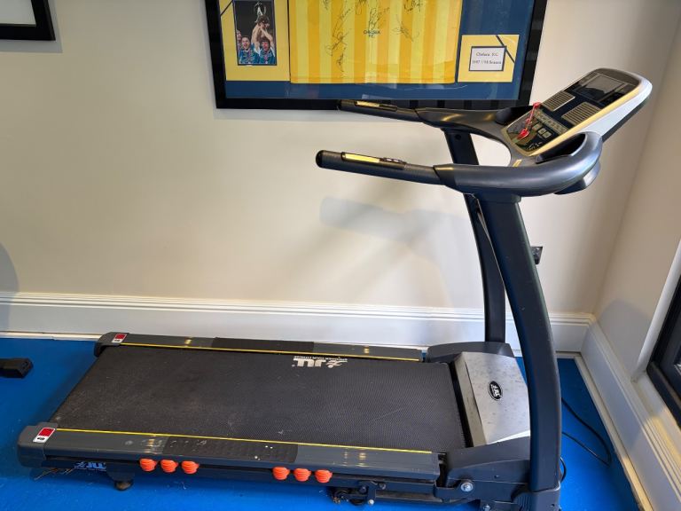 Running machine hardly used 