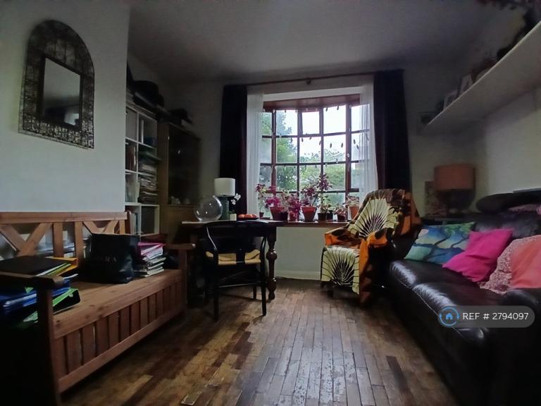 3 bedroom house in Cinderford Way, Bromley, BR1 (3 bed) (#2794097)