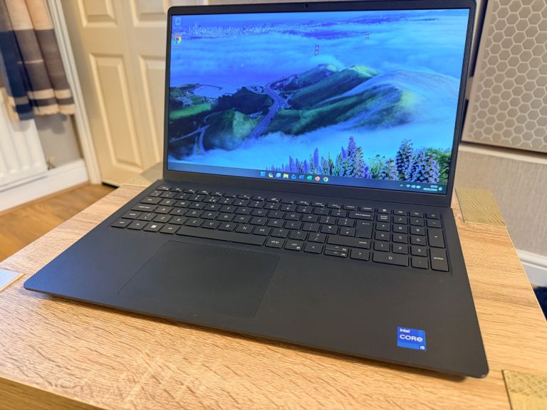 DELL Vostro 15 3510 11th gen i5