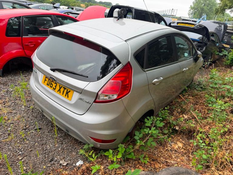 2013 FORD FIESTA BREAKING SPARES PARTS 