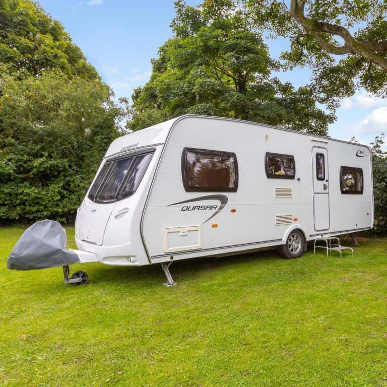 6 Berth 2012 Lunar Quasar 546 + Full Size Awning & All Ancillary Equip
