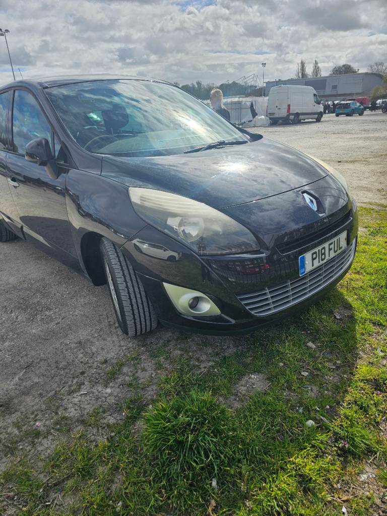 Reanult 7 seater 2010