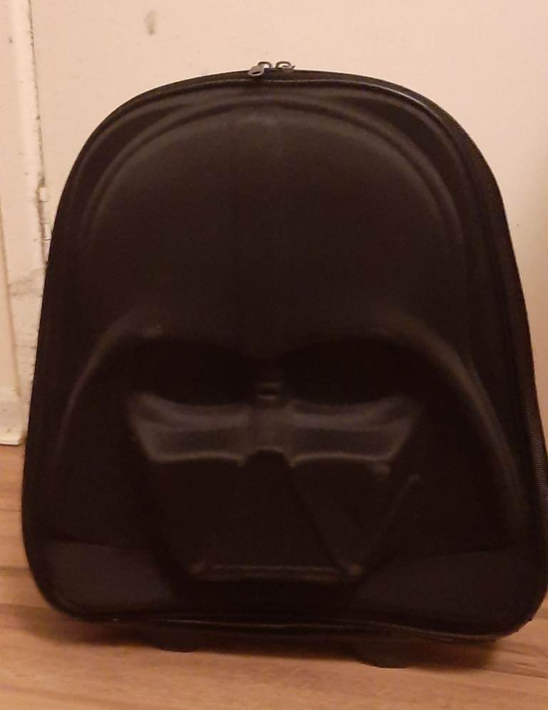Black Disney Starwar small cabin suitcase  Used once, like new With handle and wheels 