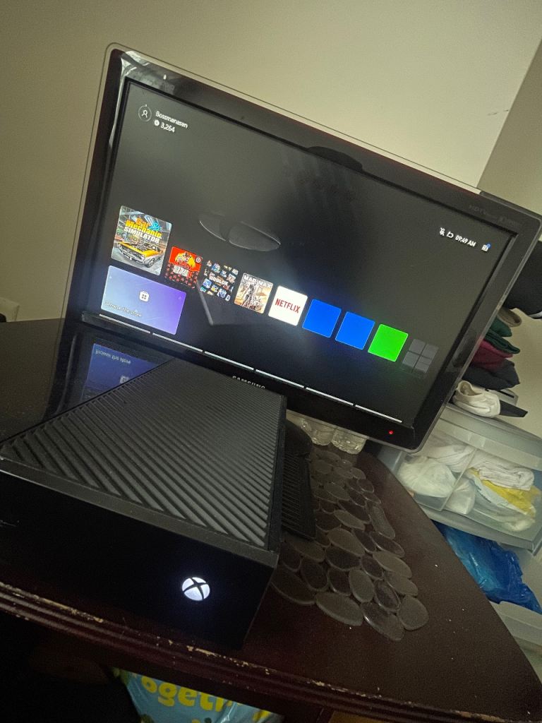 Xbox one 500gb with games and controller