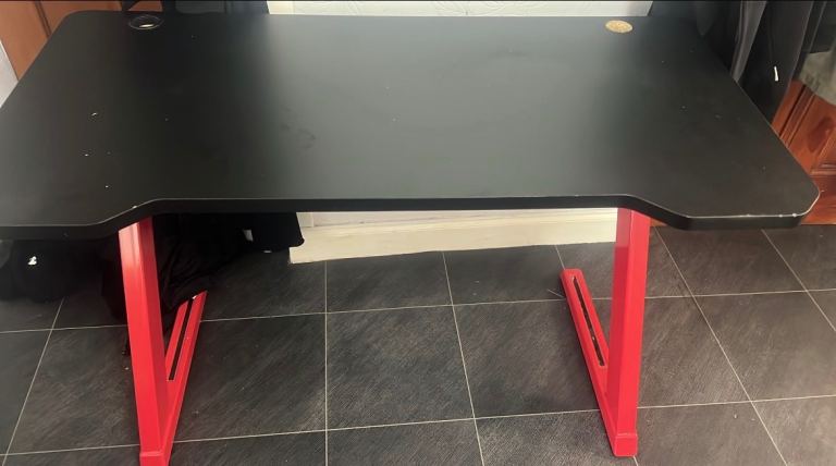 Black Gaming Desk with Red Legs – Good Condition