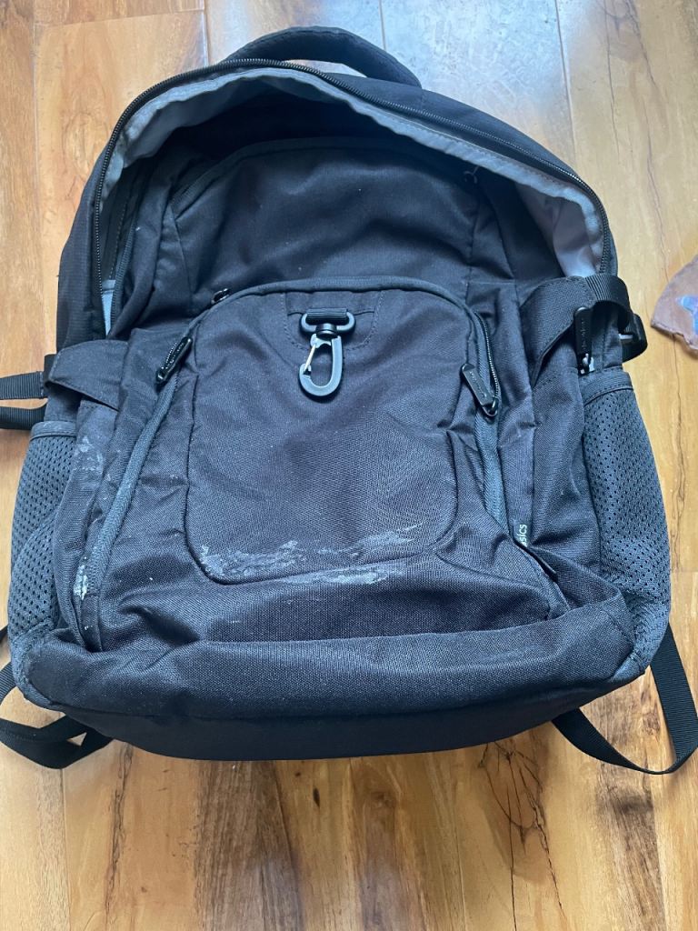 Amazon basics rucksack