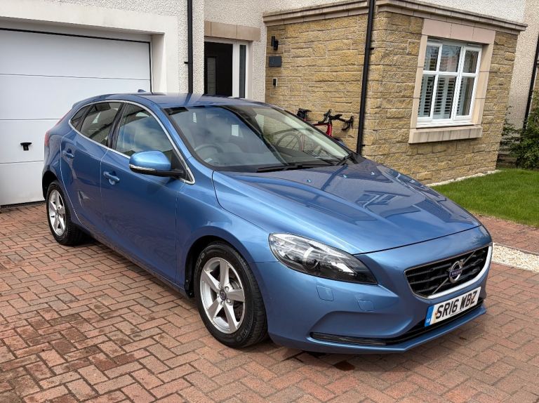 Volvo, V40, Hatchback, 2016, Manual, 1969 (cc), 5 doors