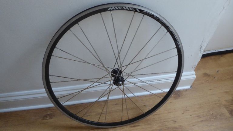 700c /28 size front wheel Miche Excite 18-622 - Lightweight/aluminium- Great condition