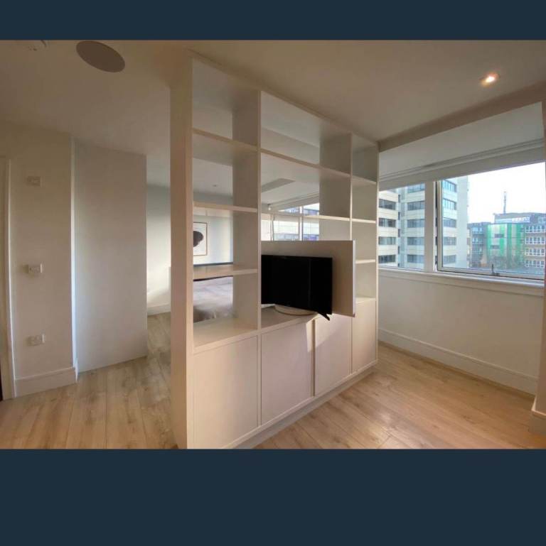 Large 40 sqm Studio Apartment with Gym & Concierge