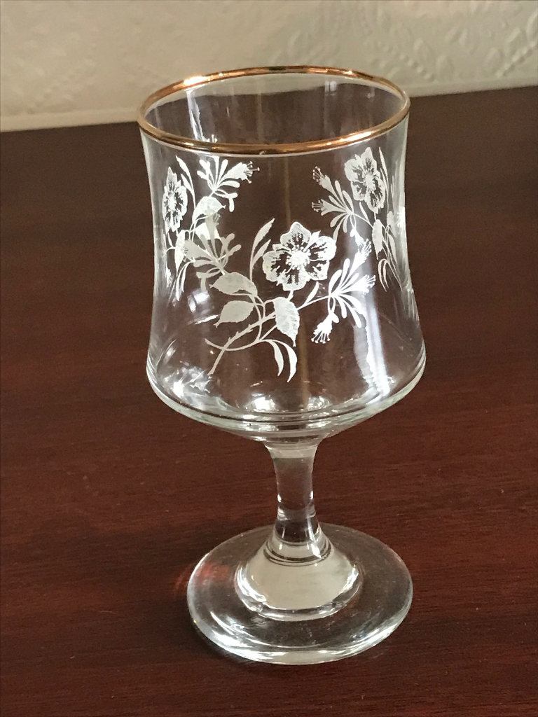 Box of 6 Windsor Rose wine glasses