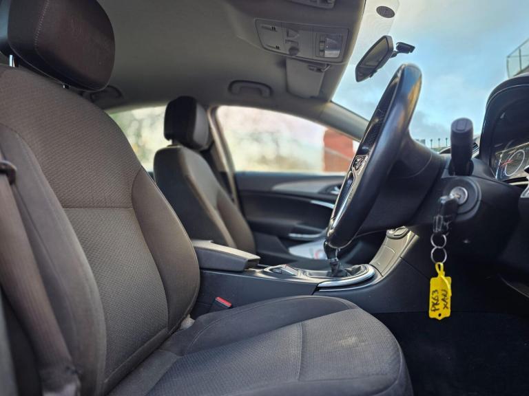 2013 Vauxhall Insignia 2.0 CDTi ecoFLEX Design Nav 5dr [Start Stop] HATCHBACK DIESEL Manual