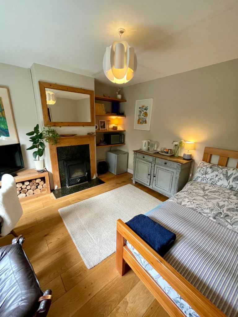 Large bright room to rent in popular CB1 