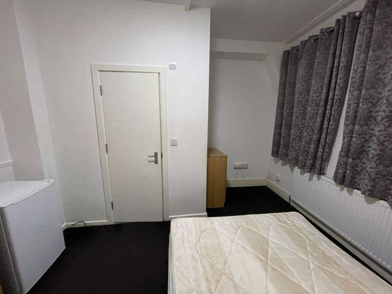 Ensuite Double Room with all bill included
