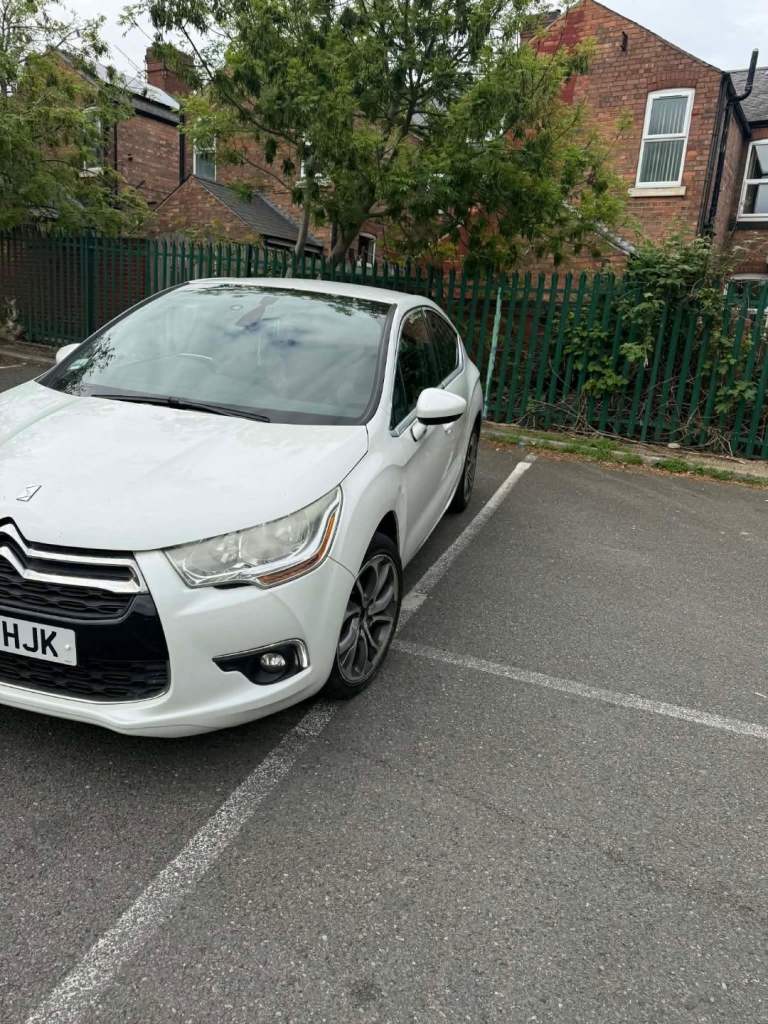 Citroen, DS4, Hatchback, 2012, Manual, 1560 (cc), 5 doors