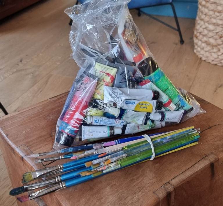 FREE painting tubes & brushes